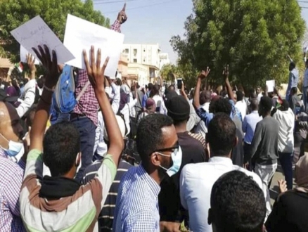 الشرطة السودانية تقمع مظاهرات ليلية تطالب برحيل البشير