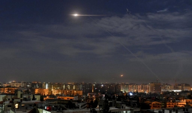 المرصد السوري: مقتل 21 شخصا غالبيتهم إيرانيون في الهجوم الإسرائيلي