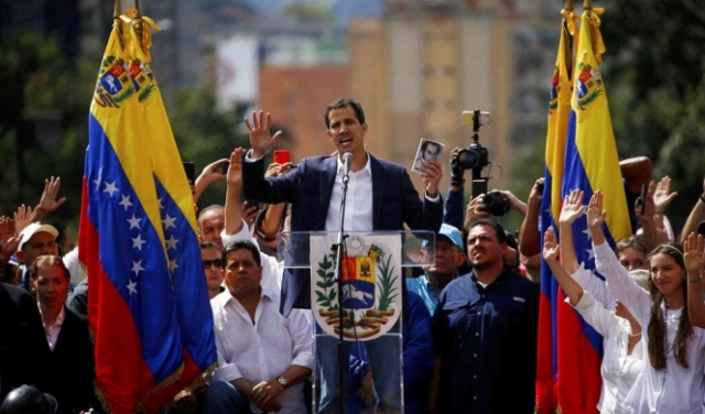 فنزويلا: زعيم المعارضة يعلن نفسه 