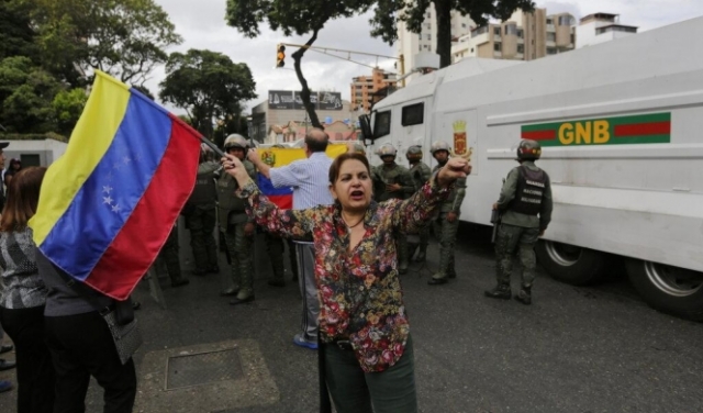 فنزويلا: مشهد ضبابي وروسيا تحذر من 