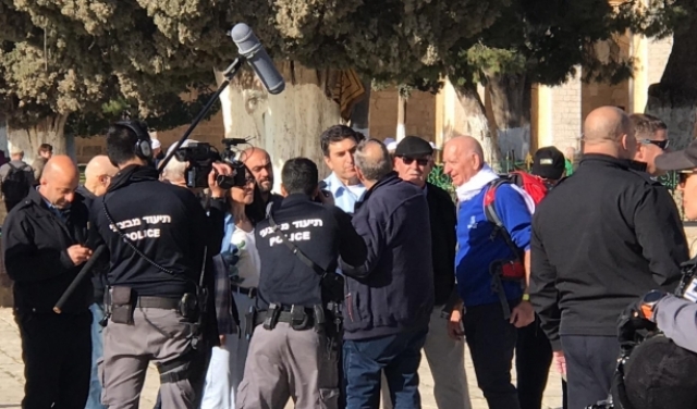  قائد شرطة الاحتلال بالقدس يقتحم الأقصى واعتقالات بالضفة