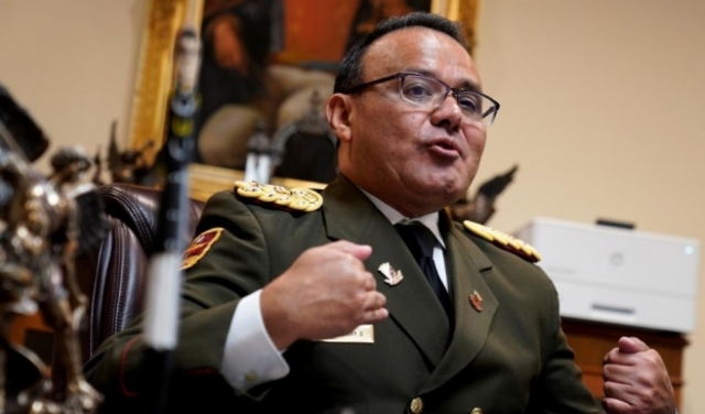 الملحق العسكري الفنزويلي بواشنطن ينشق عن مادورو