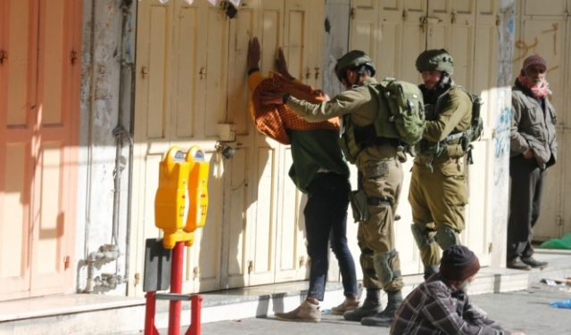 اتهام ضابط و5 جنود بالتنكيل بمعتقلين فلسطينيين