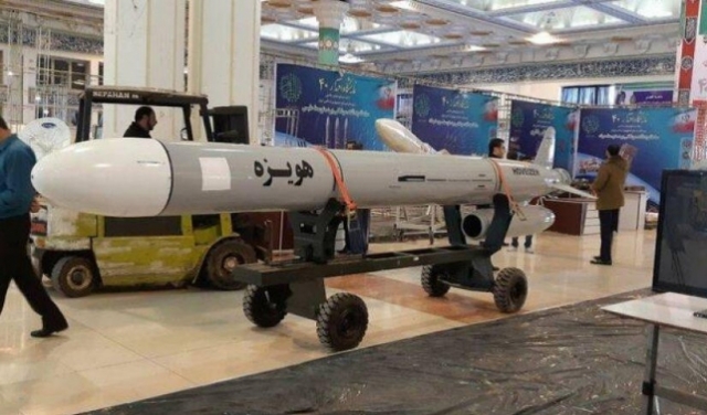 إيران تكشف عن صاروخ كروز طويل المدى