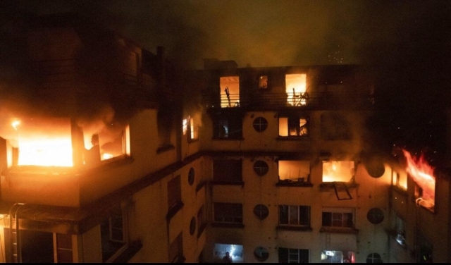 باريس: ارتفاع حصيلة ضحايا الحريق إلى 10 وتوقيف امرأة