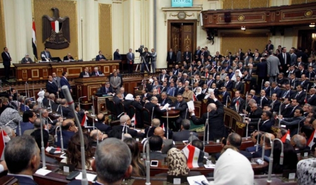 البرلمان المصري يوافق بالأغلبية على مناقشة تعديلات دستورية تمدد حكم السيسي