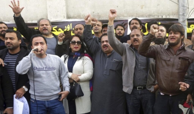 قمع الباشتون بباكستان: اعتقال صحافي بسبب منشورات 