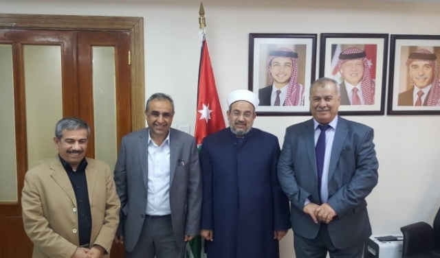 رئيسا المتابعة والقطرية يلتقيان وزير الأوقاف الأردني