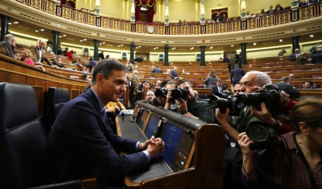 رئيس الحكومة الإسبانية يدعو إلى انتخابات تشريعية مبكرة 