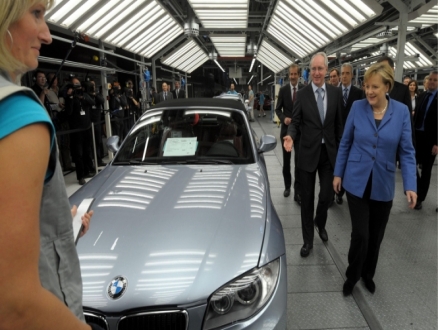 ترامب يعتبر السيارات الألمانية "تهديدًا للأمن القومي" الأميركي