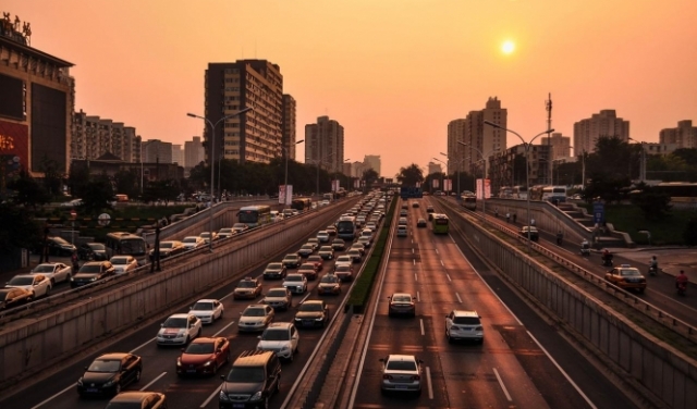 الصين: تراجُع مبيعات السيارات 15.8% خلال كانون الثاني