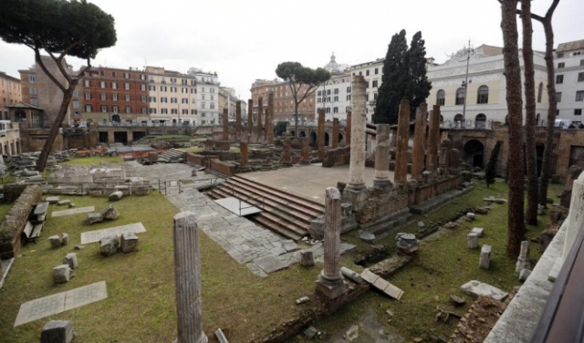 إيطاليا تفتح للجمهور موقعا أثريا على صلة بمقتل يوليوس قيصر