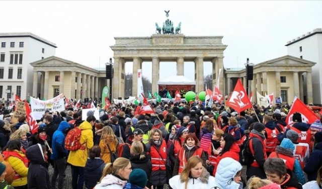 إضراب عامّ لآلاف العاملين بالقطاع العام في ألمانيا 