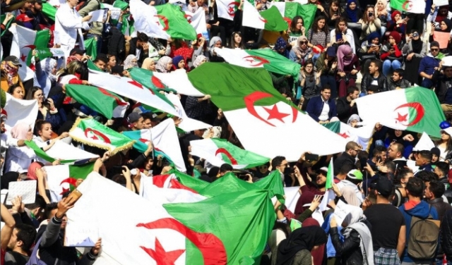 الجزائر: نقابة المحامين تقاطع المحاكم احتجاجا على ترشح بوتفليقة