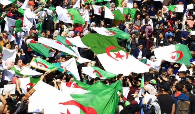  تجدد المظاهرات بالجزائر وبوتفليقة يحذر من 