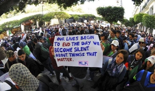 الجزائر: تعطيل الجامعات مبكّرًا لكسر حراك الطلبة ضد بوتفليقة