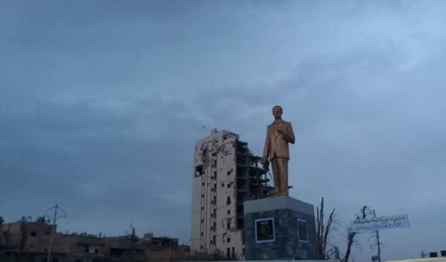 درعا: احتجاجات ضد نصب تمثال جديد لحافظ الأسد