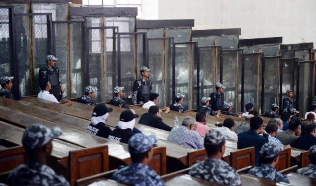 مصر: محكمة تؤيد إدراج 187 شخصا على 