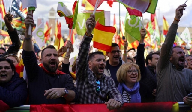 برشلونة: مواجهات بين حزب متطرف ودعاة الاستقلال