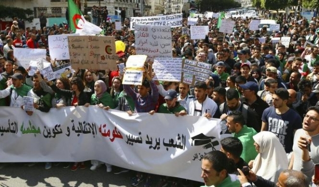 بعد تعيين #بن_صالح رئيسًا مؤقتًا: الجزائريون يصرّون #يتنحاو_قاع
