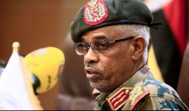 من هو عوض بن عوف وزير الدفاع السوداني؟