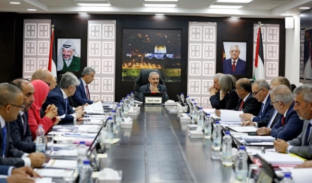 حكومة اشتية تتعهد بأولى جلساتها مساعدة غزة