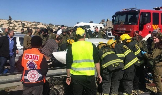 الخليل: إصابة 13 شخصا في حادث طرق