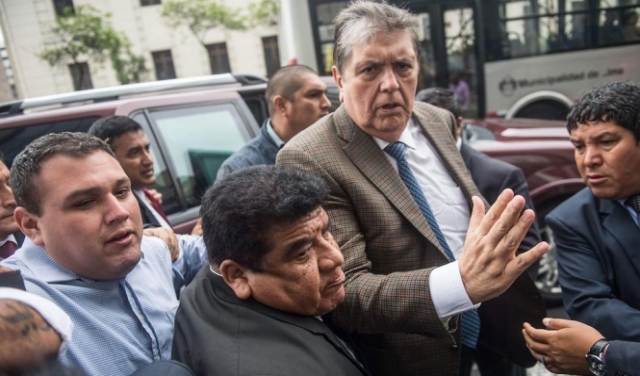 انتحار الرئيس السابق للبيرو خلال اعتقاله