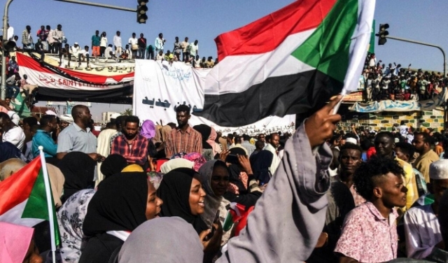 المجلس العسكري السوداني يعتقل شقيقي البشير 