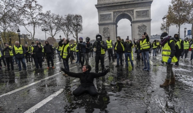 فرنسا: السترات الصفراء تحشد لاحتجاج 