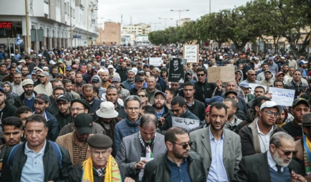 المغرب: الآلاف يُطالبون بالإفراج عن معتقلي 