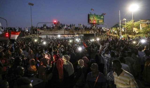هل تلجأ المعارضة السودانية للسيناريو الفنزويلي؟