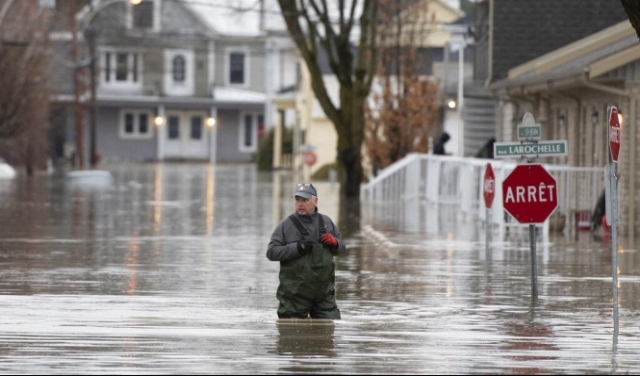 فيضانات واسعة شرقي كندا وإجلاء المئات