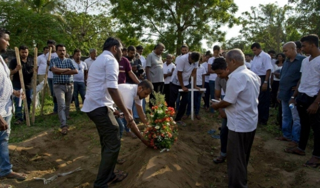 ارتفاع حصيلة ضحايا تفجيرات سريلانكا إلى 359 قتيلا 