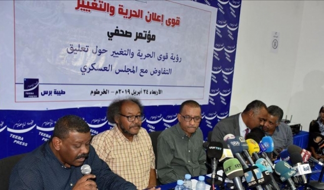 السودان: المجلس العسكري يقيل ثلاثة من أعضائه والمعارضة تستأنف المفاوضات
