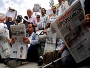 حبس صحافيي "جمهوريت" التركية بتهمة الإرهاب 
