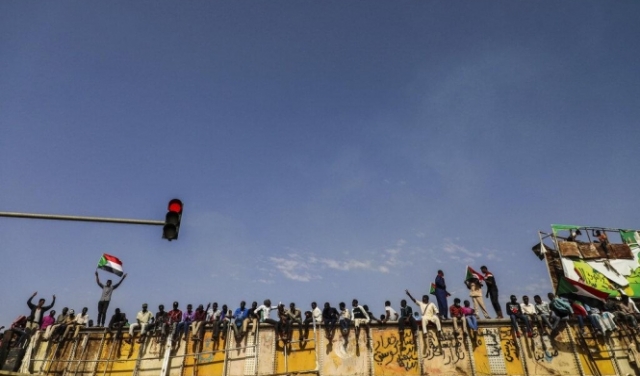السودان: تضارب الأنباء حول الإفراج عن رموز النظام السابق