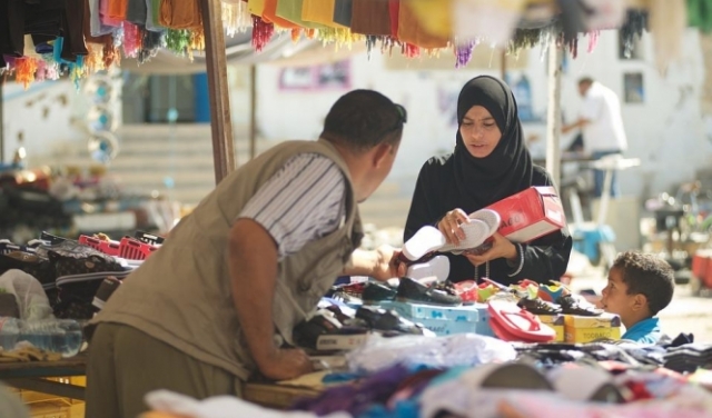 السوق السوداء تخنق الاقتصاد التونسي: أزمة السيولة وزيادة التضخم