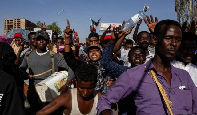 للمرة الأولى: لجنة مشتركة للمجلس العسكري في السودان والمحتجين 