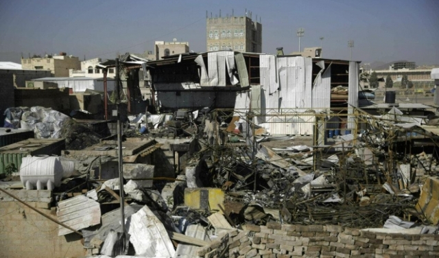مقتل 7 يمنيين من أسرة واحدة بغارة جوية 