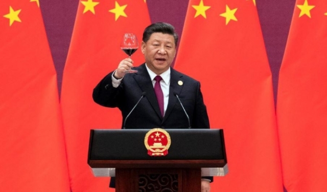 الرئيس الصيني يحتفي بصفقات عملاقة تصب في 