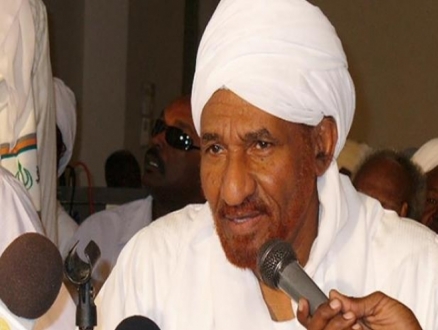 الصادق المهدي يدعو لحل النقابات بالسودان: "خاضعة للنظام الشمولي"