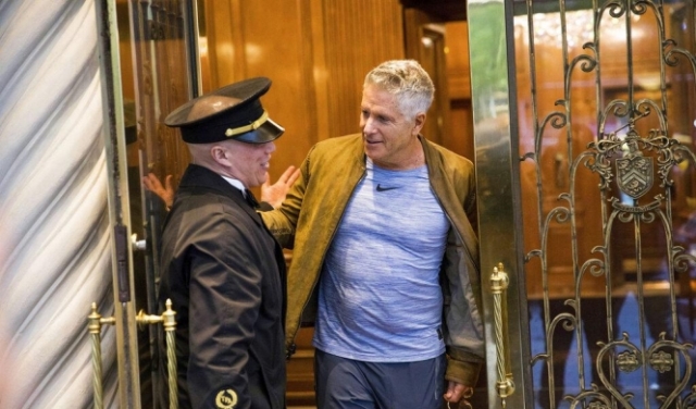 محامي وحليف ترامب السابق مايكل كوهين يدخل السجن 