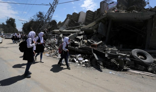أنقاض مدرسة السيدة رقية في غزة 