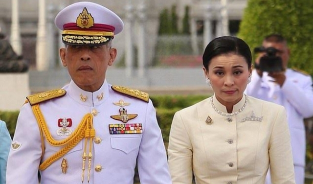 الإفراج عن تايلندي سجن سنتين لانتقاد الملك على 