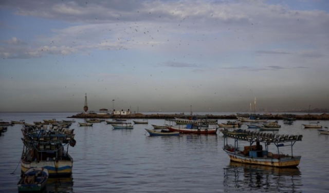 الاحتلال يعتقل 3 صيادين فلسطينيين في بحر غزة