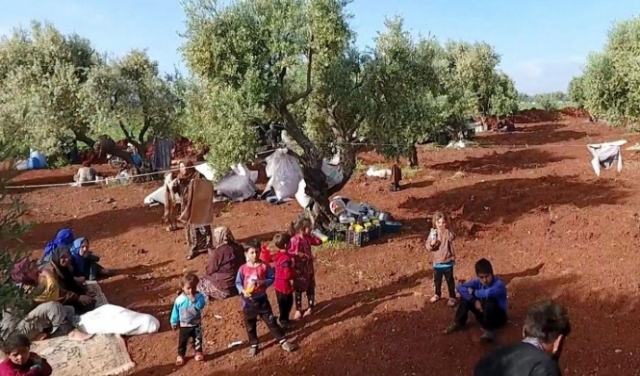 منظمات إغاثية بسورية: نزوح  180 ألف شخص في أسبوعين