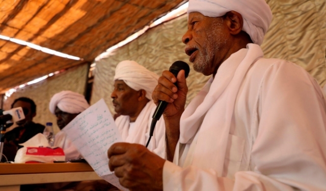 قوى إسلامية سودانية تعترض على إقصاء الشريعة من الحكم