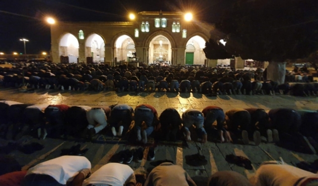 الاحتلال يخرج جميع المعتكفين من المسجد الأقصى المبارك