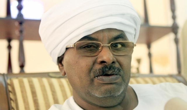  الرئيس السابق للمخابرات السودانية يتصدى بالقوة لأمر اعتقاله